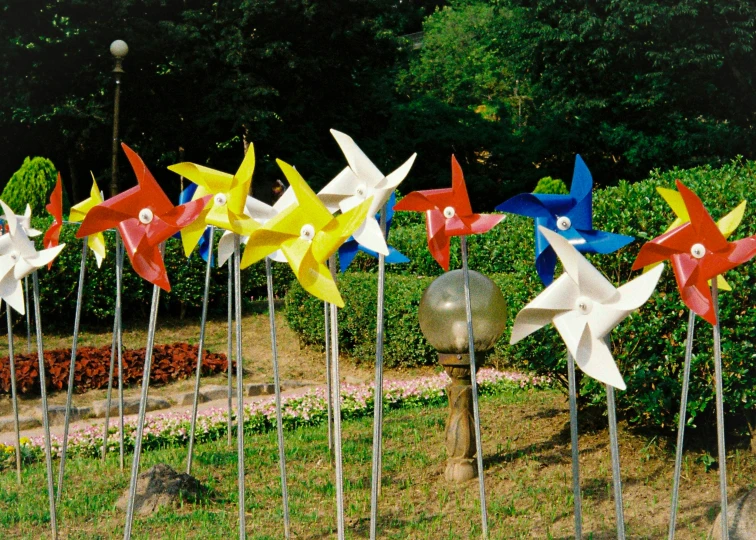 a bunch of pins are stacked up in the shape of stars