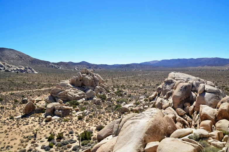 this is a po of some mountains in the distance