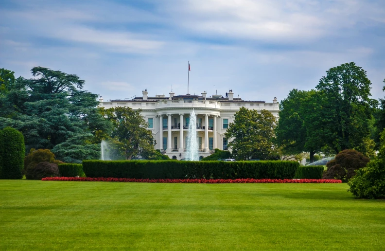 the white house from across the garden