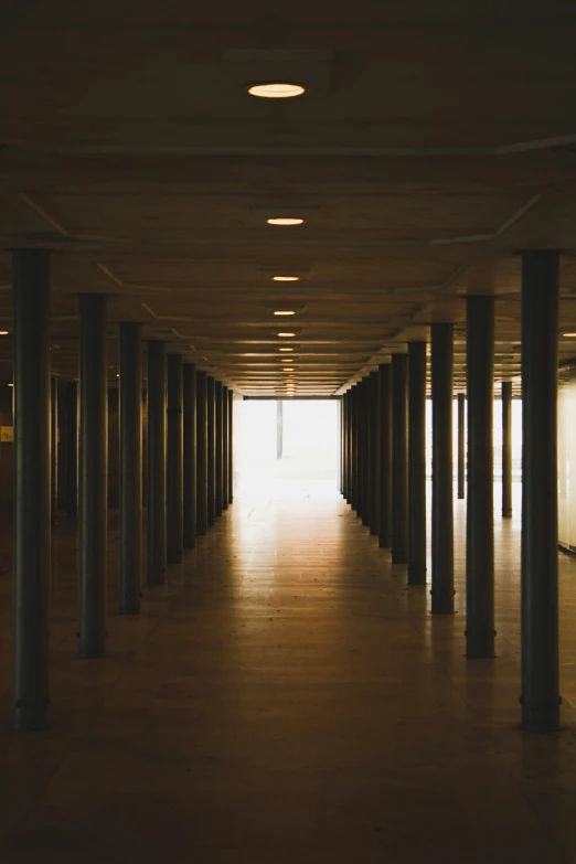an empty hallway is pictured in this image