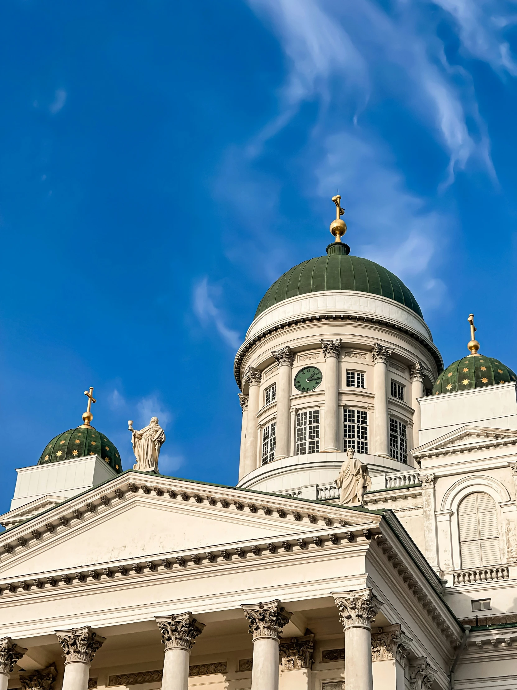 a domed building with many pillars on top