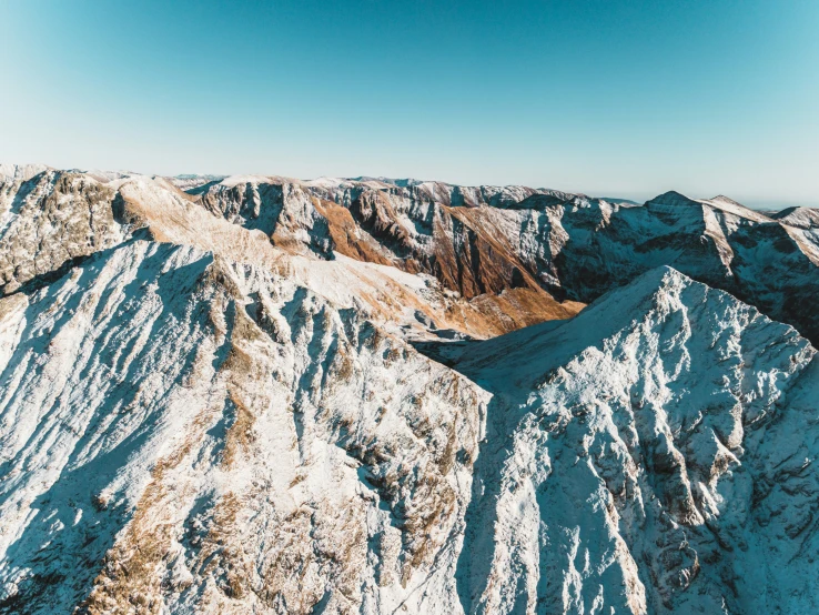 a mountain range is shown with some rocks on it