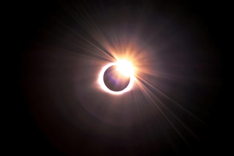 the sun's corona eclipse during an eclipse on january 1, 2013