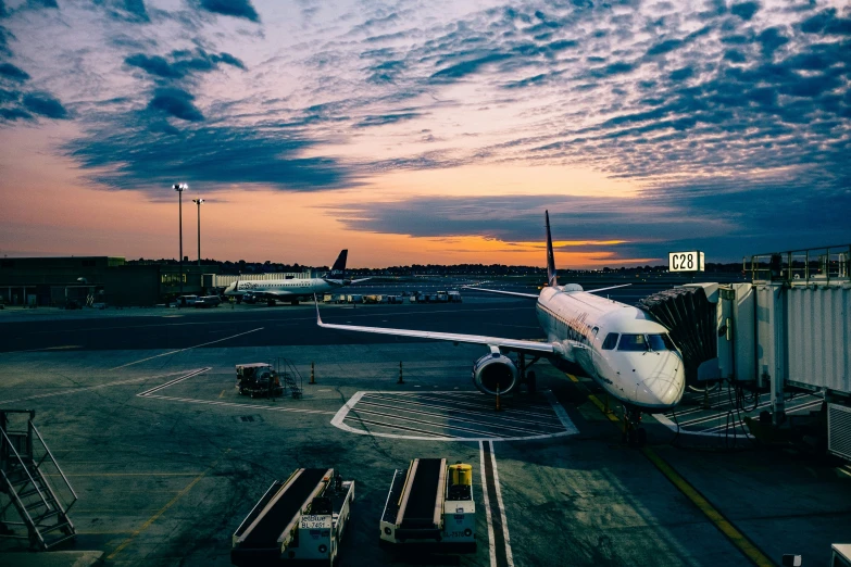 there is a plane that is sitting at the airport