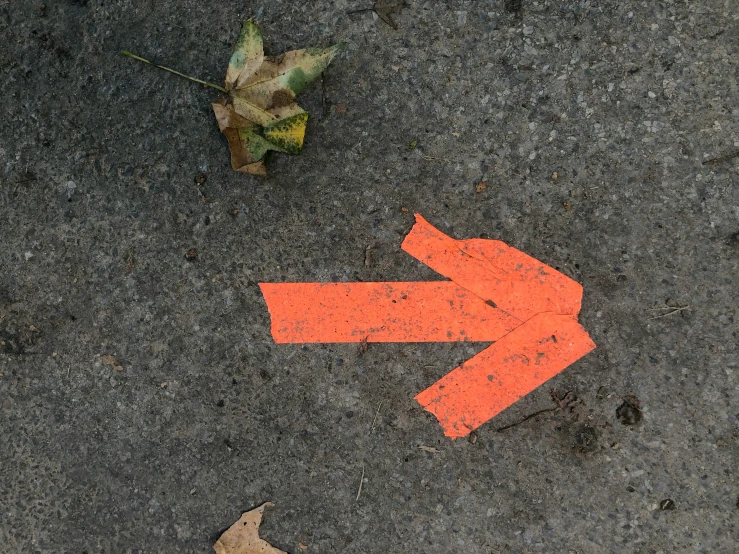 the orange arrow on the asphalt shows where you can find the left turn