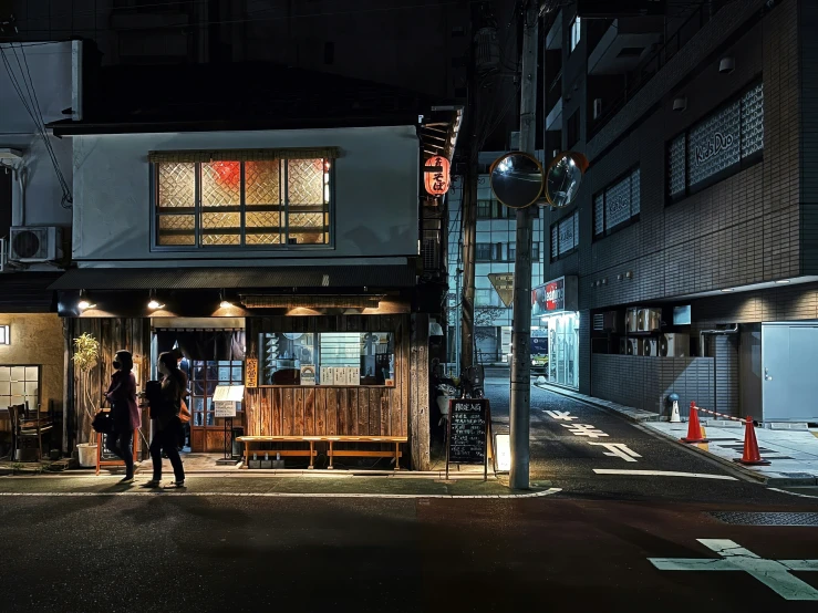 the night street is empty for people to walk past