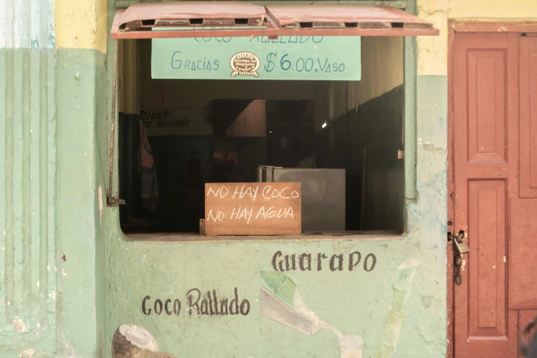 the sign on the storefront says gorro baldao