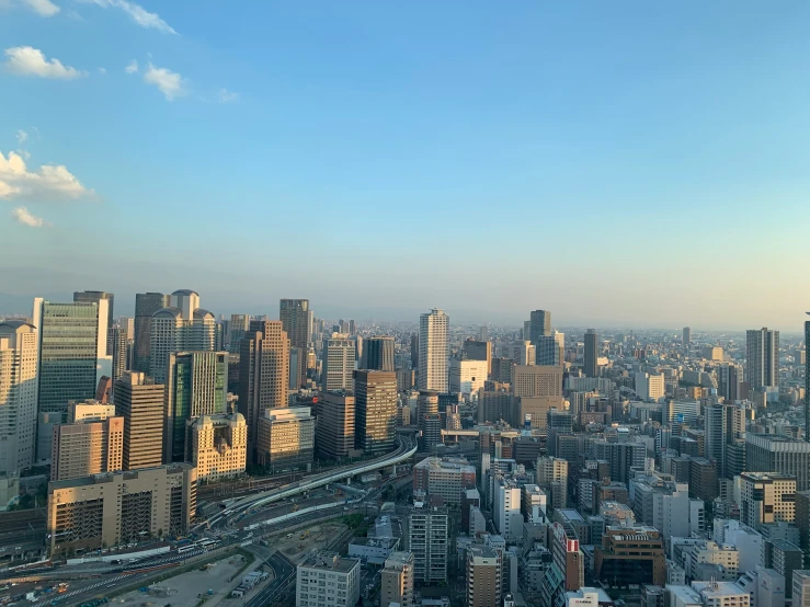 a large group of buildings that are in the middle of a city