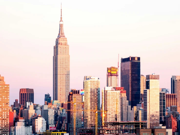 the skyline of new york city with skyscrs