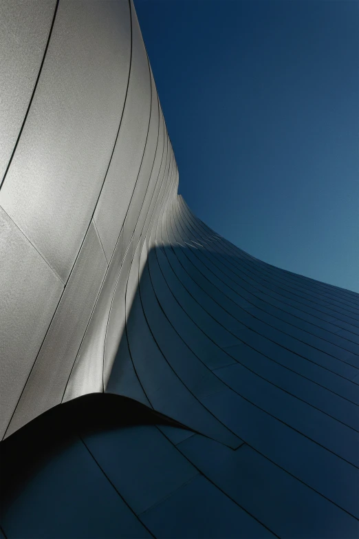 the side of a building with a sky view