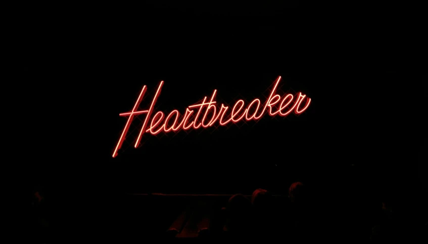 the name of the restaurant heartfooker is red and bright