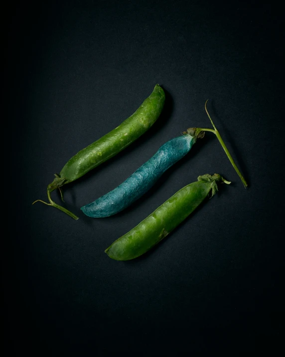 green beans are shown next to each other