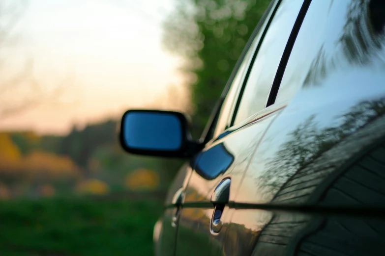 a car that has two side view mirrors