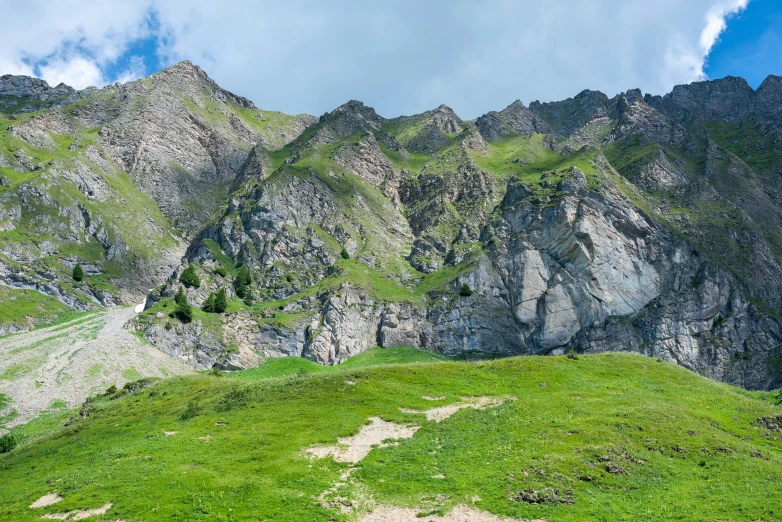 an image of a beautiful view of the mountains