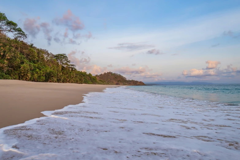 an image of the beach in the day time