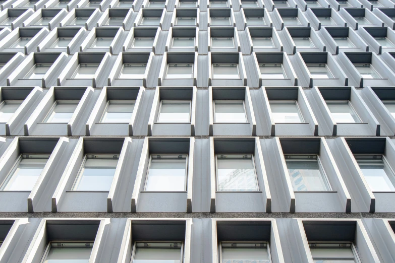 a large building with many windows and lots of windows