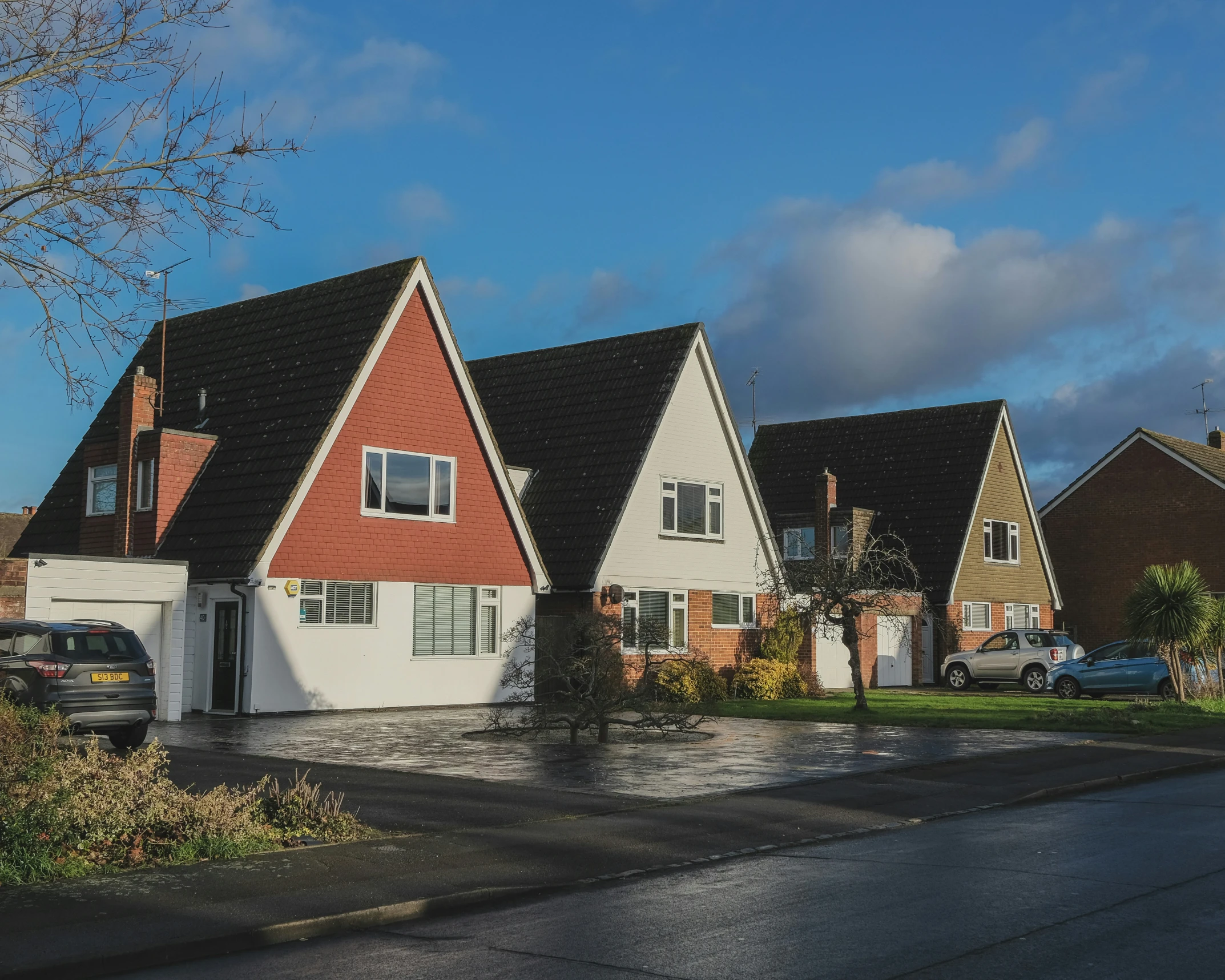 a row of houses that are standing next to each other