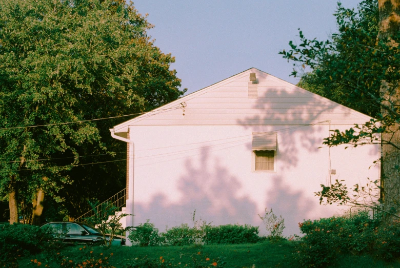 an image of a house in the distance