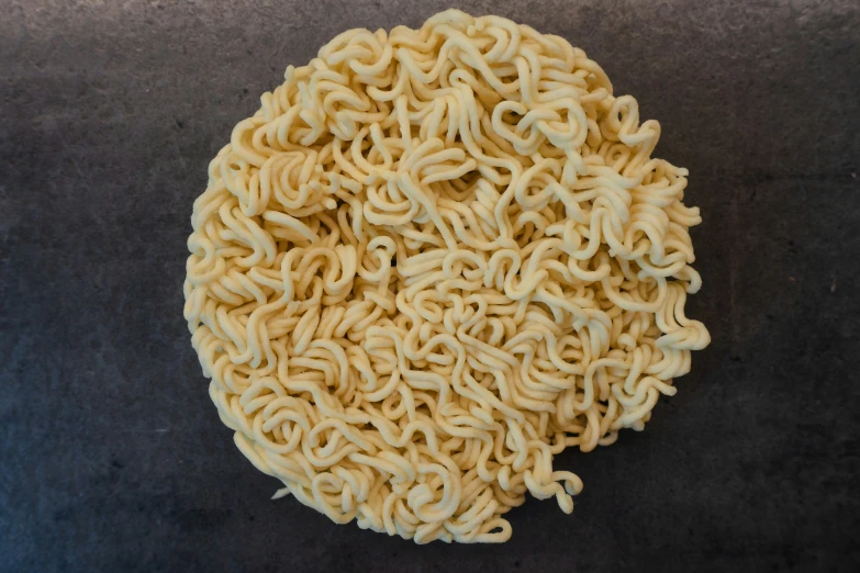 a pile of noodles is shown in this picture