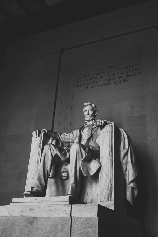 the lincoln memorial with a black and white pograph