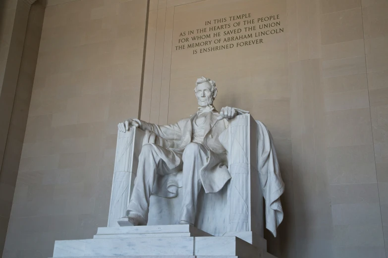 the lincoln memorial in washington dc with names inscribed on it