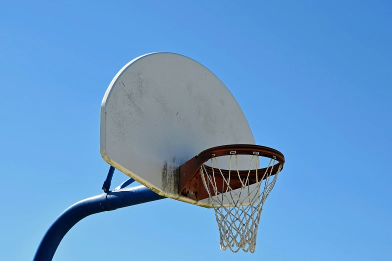 the basketball net has no players on it