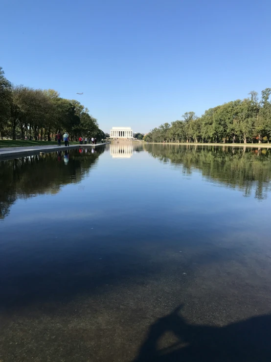 the reflecting body of water at the lincoln memorial