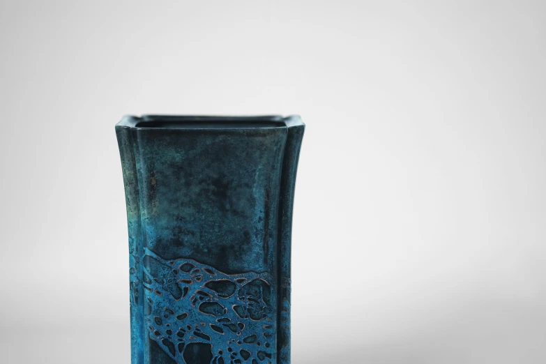 a vase that is sitting on a table