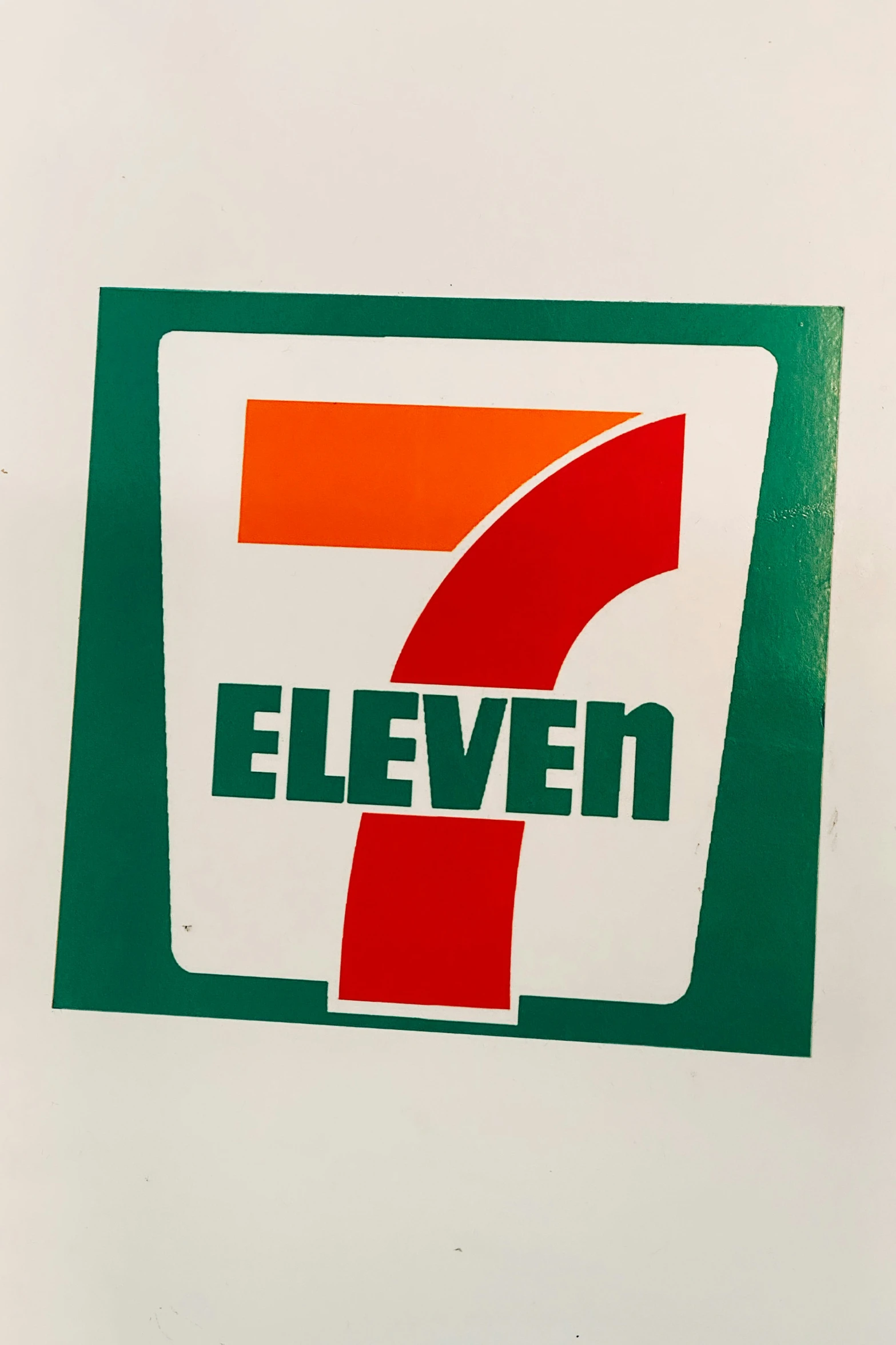 the seven seven logo is on the wall