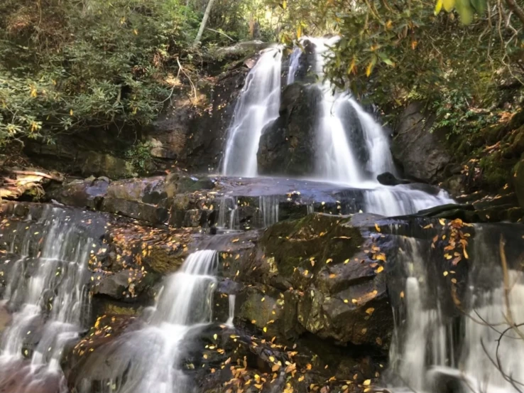 many waterfalls are flowing out of the rocks