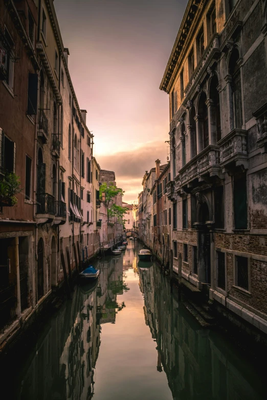 there is a river that runs through the middle of several buildings