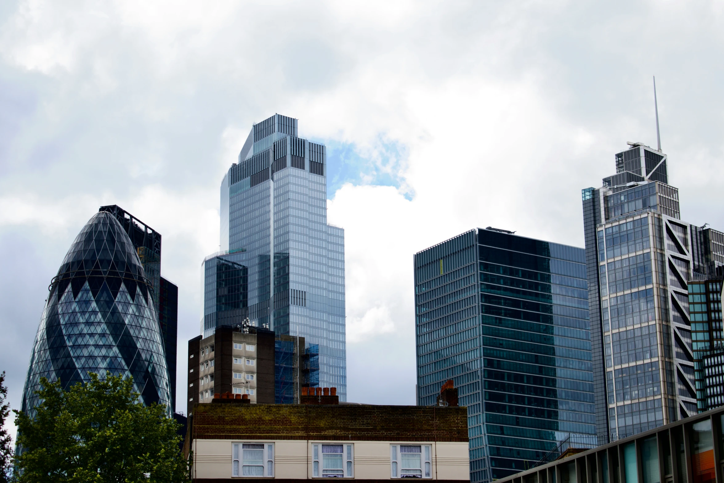 a view of buildings that appear to be from the ground