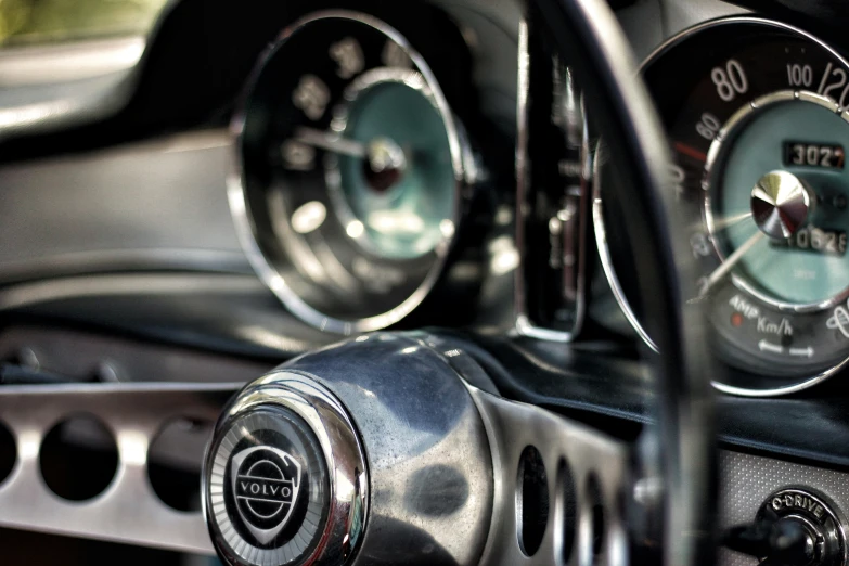 the dash board controls on a classic car