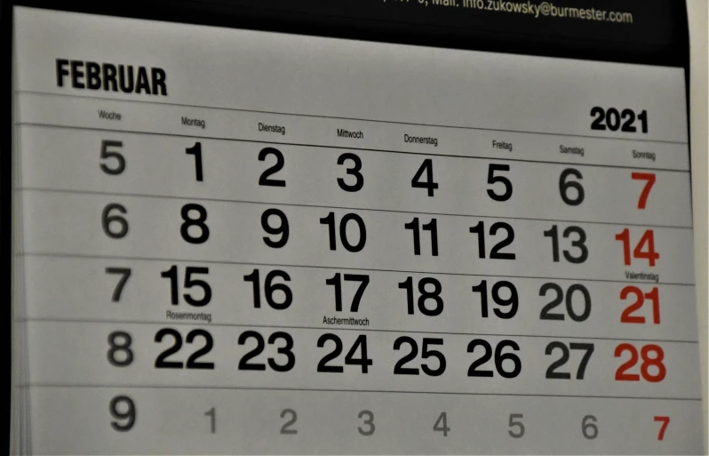 a very simple calendar with the date on it