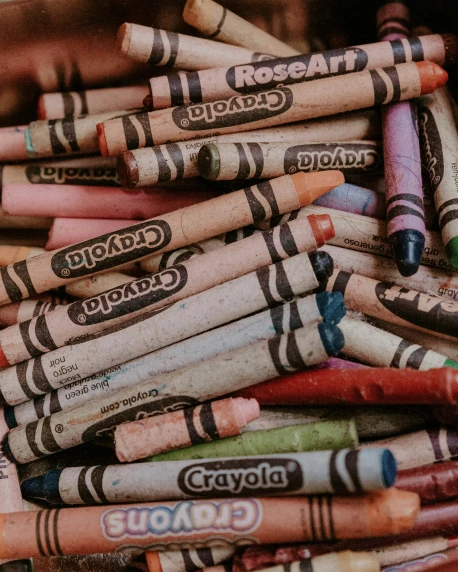 many different crayons with the word ronald written in them