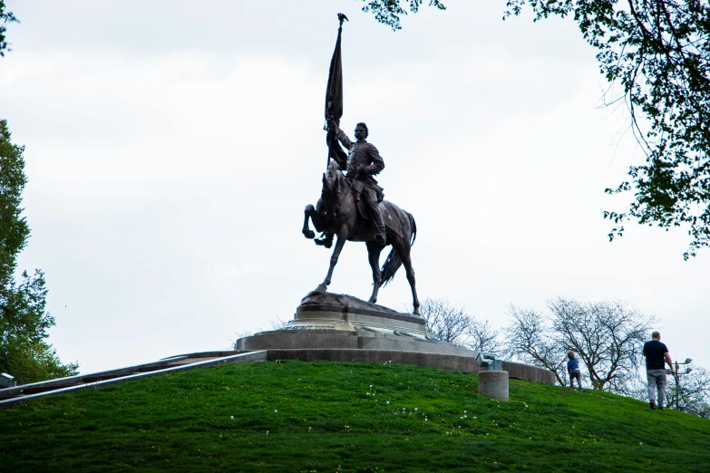 an image of a statue of a man on horse