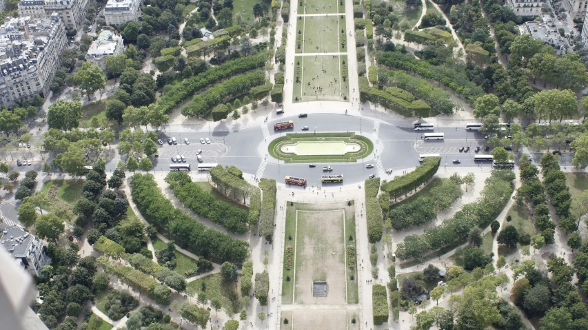 a roundabout is in the center of a park