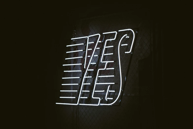a neon sign that reads gee gee