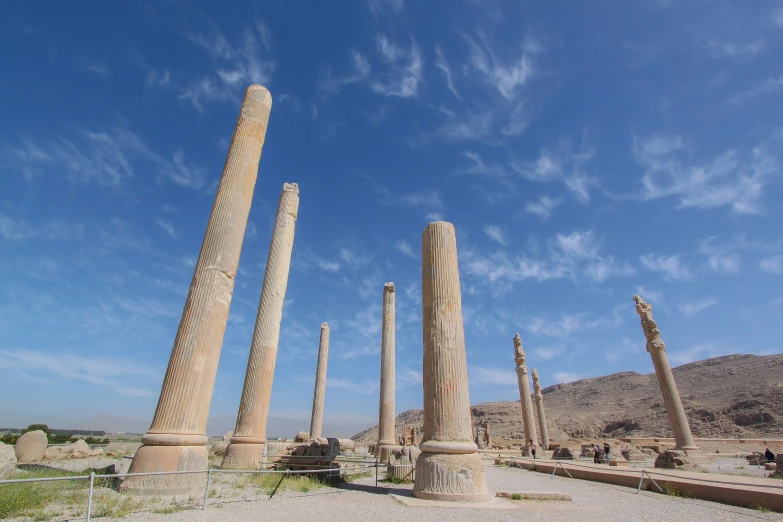 rows of columns with no people in them