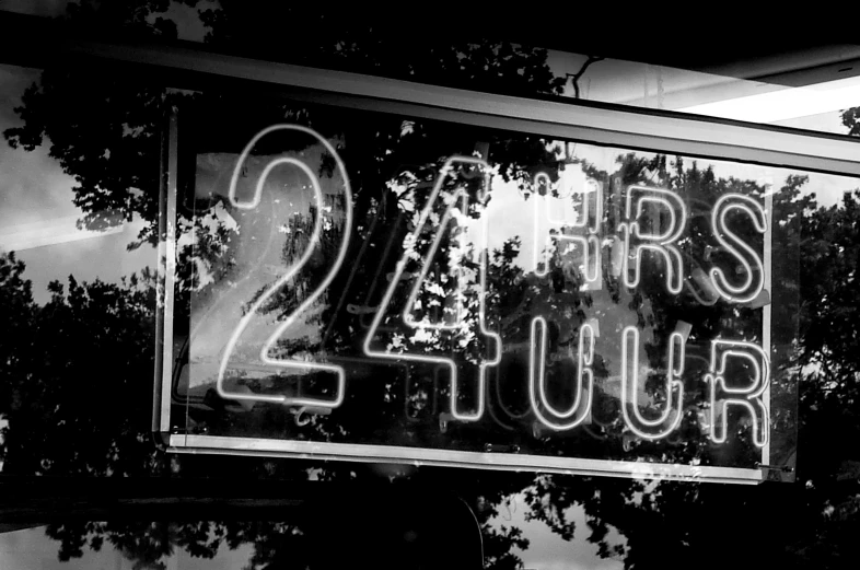 a sign that says 21sturs tour in the window