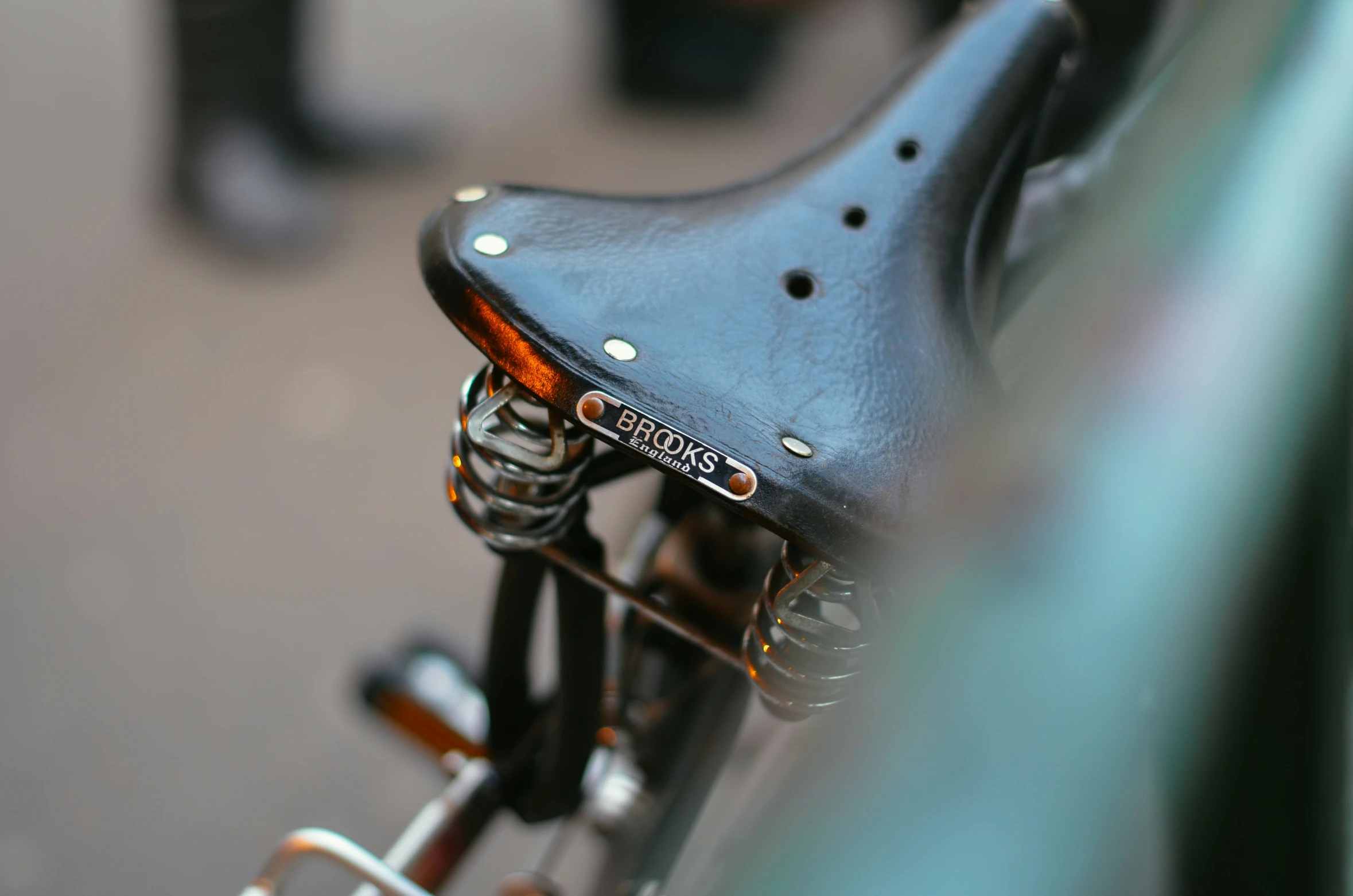 the saddle seat on a bicycle that is not fully buckled