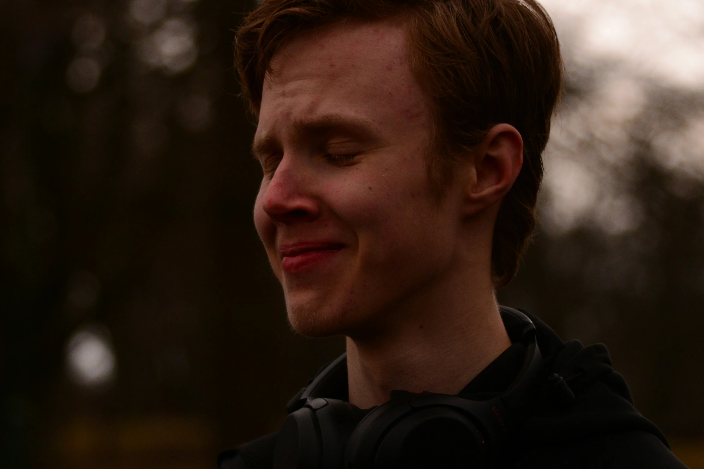 a closeup po of a man smiling