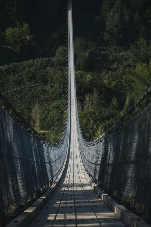 the suspended suspension bridge of a large suspension wire bridge