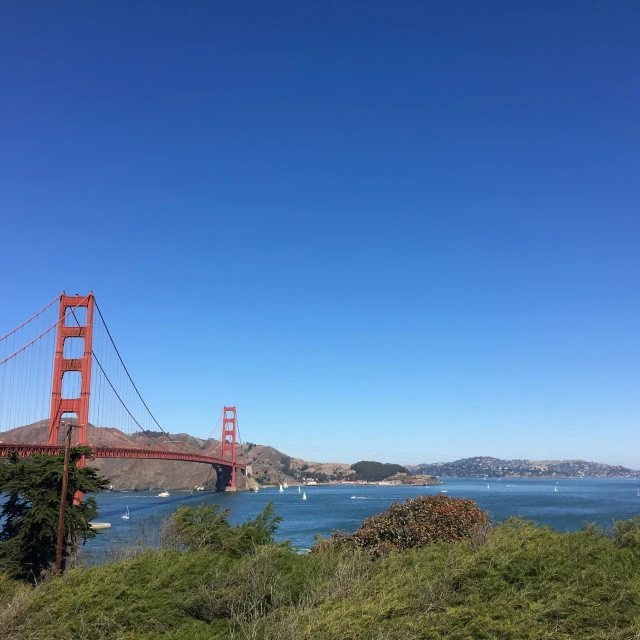 an image of the golden gate bridge