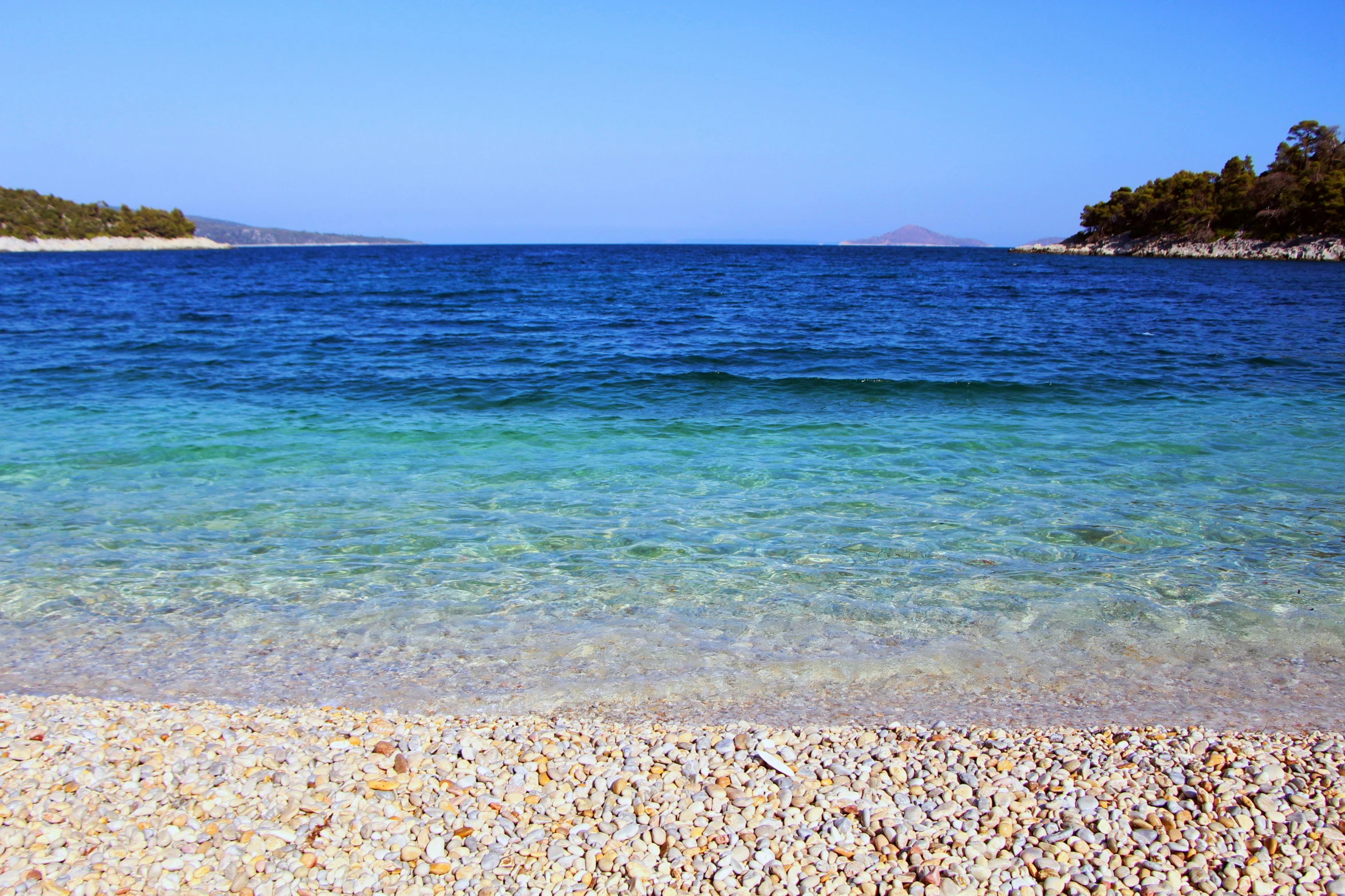 an image of the sea water at the beach