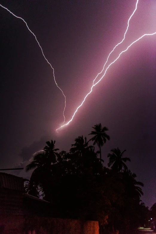 an incredible sky has been captured with a lot of lightnings