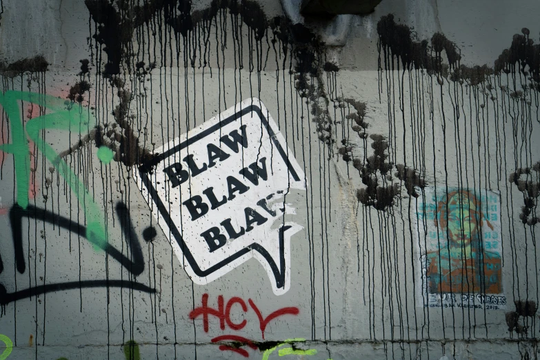 a white sign that reads clamblaaw blath on it