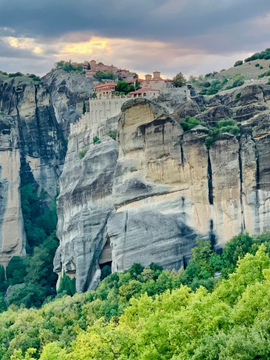 the mountainside village of montour with a steep cliff