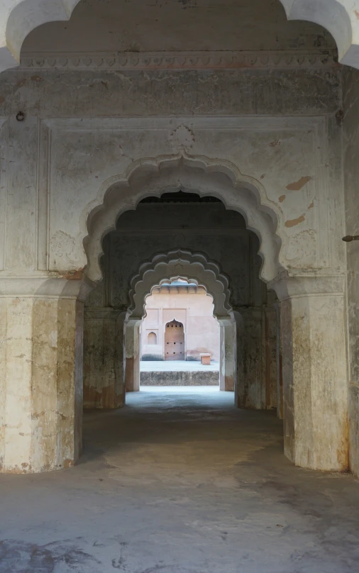 the arches are open for the tourists to see