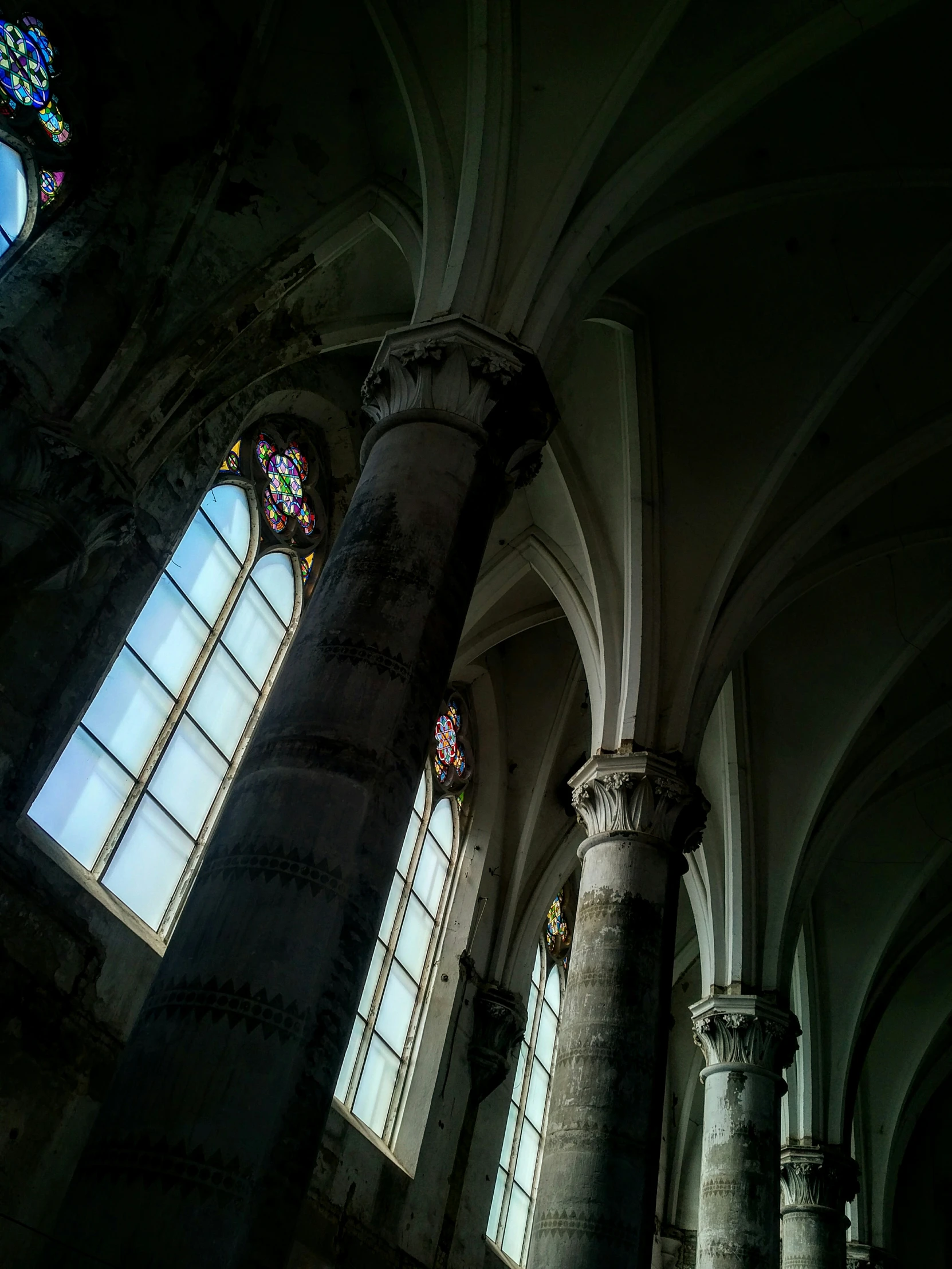 columns and windows inside a large room